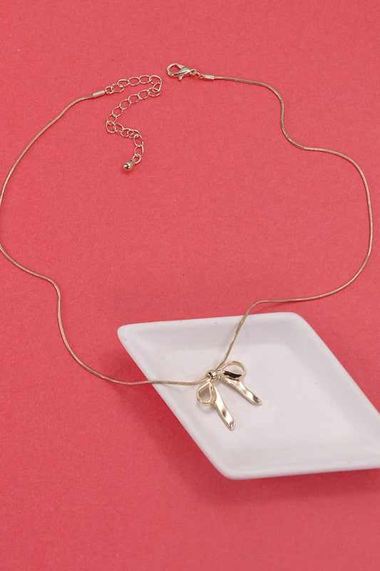 Bow Necklace