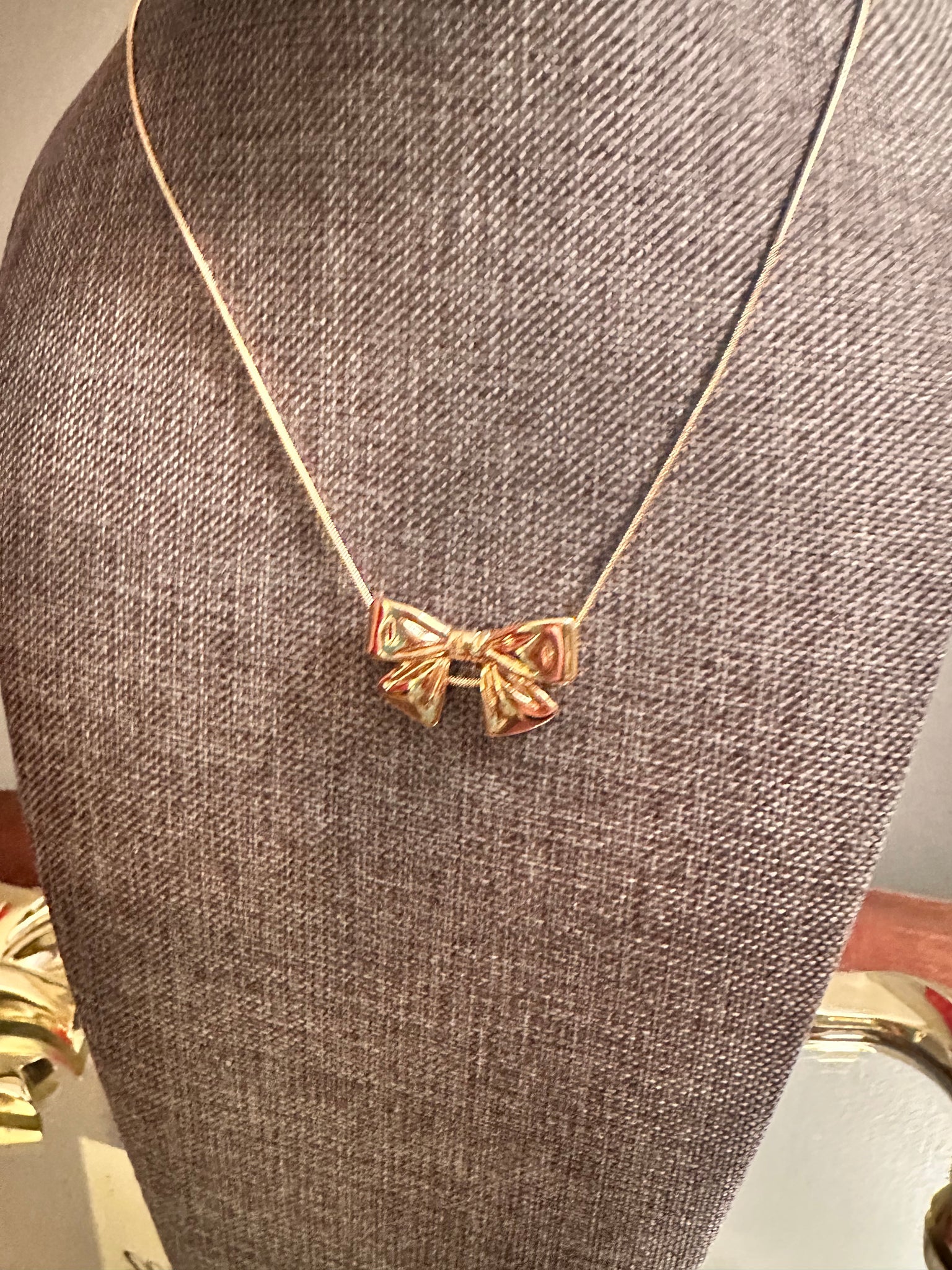 Puff Bow Necklace